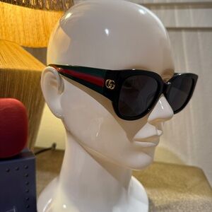 Gucci Black Sunglasses GG1587S